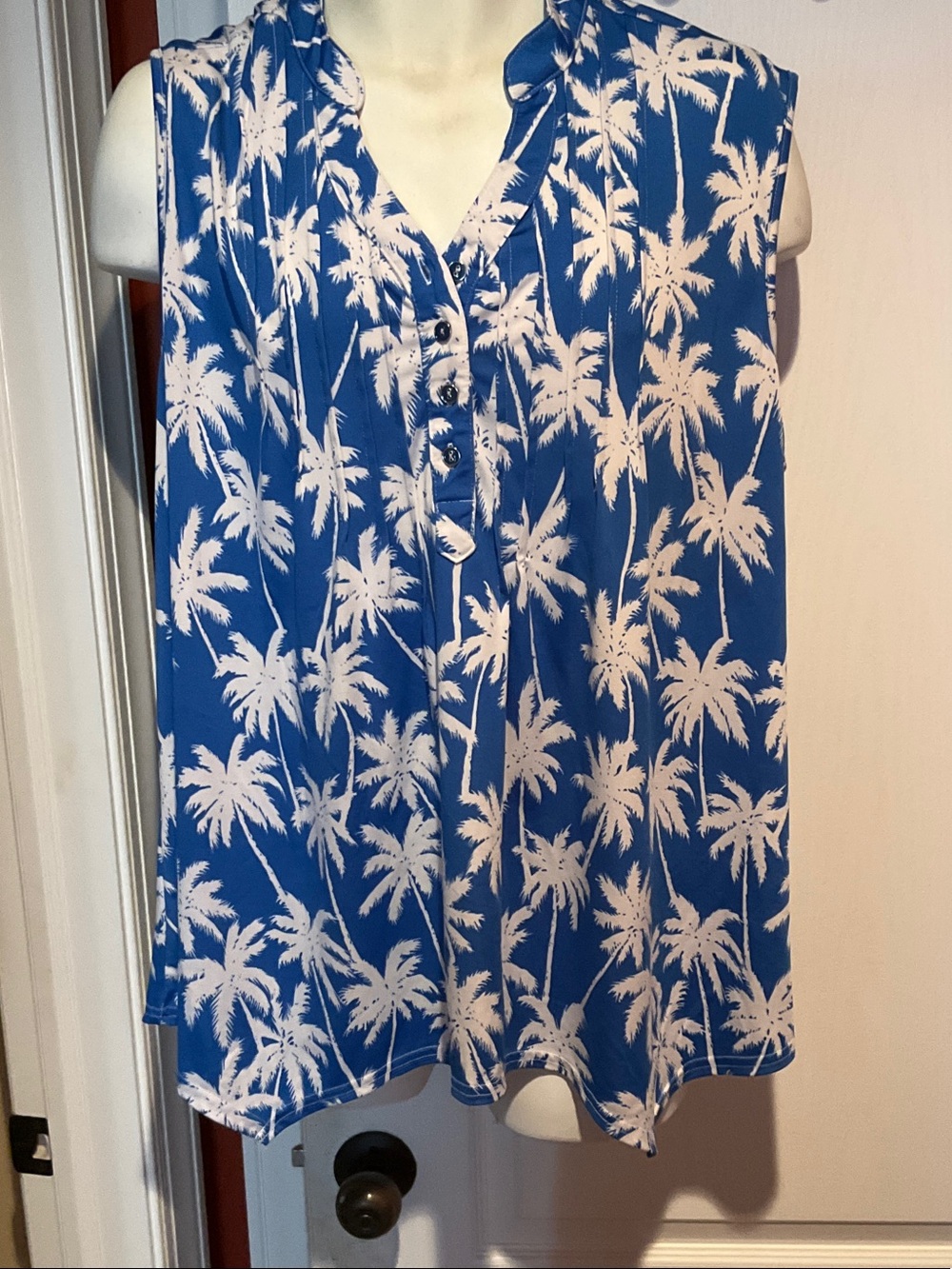 Woman’s beachy top
